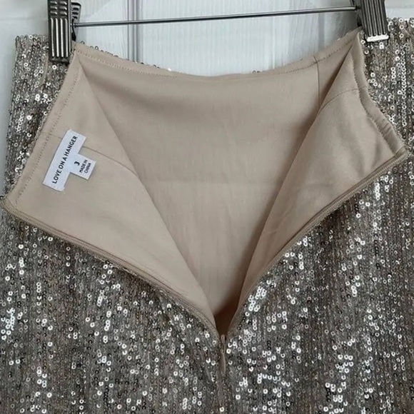 NWOT love on a hanger champagne glitter mini skirt - Picture 4 of 9
